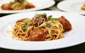 Spaghetti and Turkey Meatballs Classico