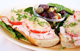 Tomato_basil_turkey_lbaguette.jpg